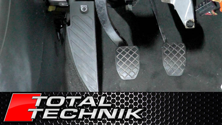 How to Remove Foot Rest Cover - Audi A4 S4 - B6 B7 - 2001-2008