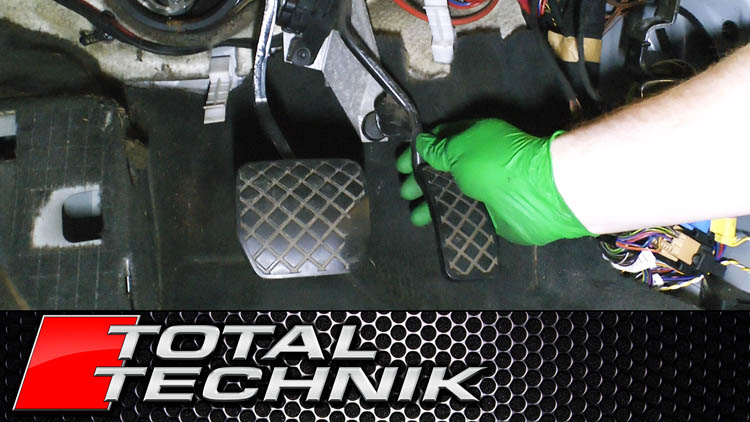 How to Remove Accelerator Pedal - Audi A6 S6 RS6 - C5 - 1997-2005