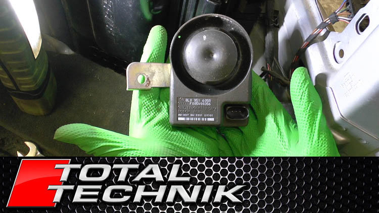 How to Remove Alarm Horn Siren (AVANT) - Audi A6 S6 RS6 - C5 - 1997-2005