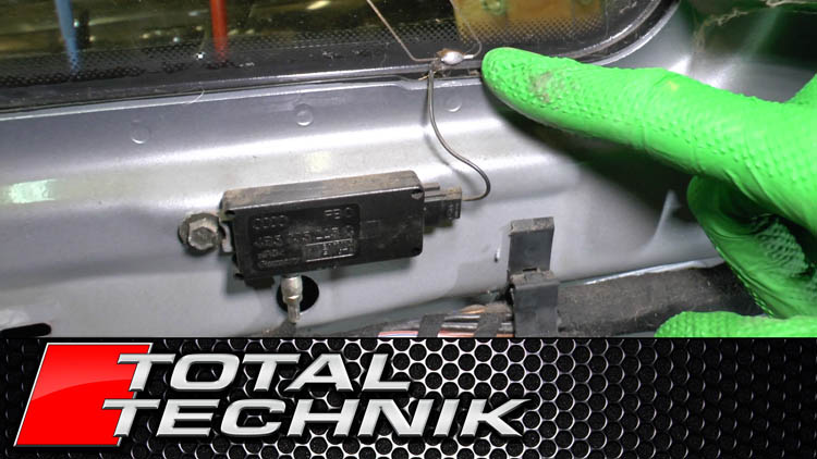 Location of Amplifier Boosters (AVANT) - A6 S6 RS6 - C5 - 1997-2005