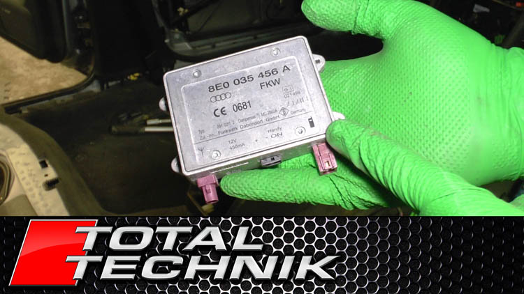 Location of Antenna Amplifier - Audi A6 S6 RS6 - C5 - 1997-2005