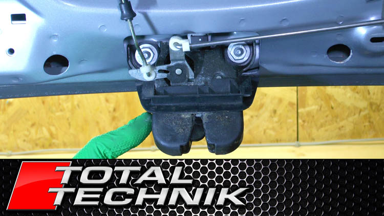 How to Remove Boot Tailgate Lock (Avant) - Audi A6 S6 RS6 - C5 -1997-2005